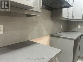 63 Beacon Hill Dr in Brampton, ON - Building Photo - Building Photo