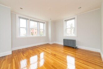 132 Highland Rd, Unit 136 Highland Ave in Somerville, MA - Building Photo - Building Photo