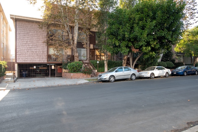 property at 1865 Greenfield Ave