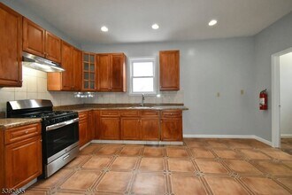 659 S 17th St in Newark, NJ - Building Photo - Building Photo