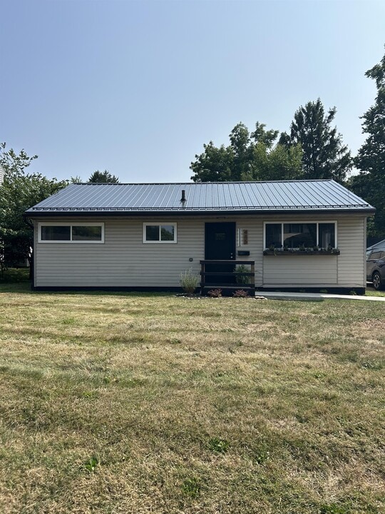 445 Granville St in Newark, OH - Building Photo