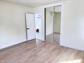 11836 Laurelwood Dr in Los Angeles, CA - Building Photo - Building Photo