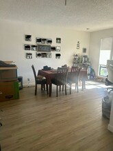 8073 Treecrest Ave in Citrus Heights, CA - Foto de edificio - Building Photo