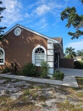 417 Lake of the Woods Dr in Venice, FL - Building Photo - Building Photo
