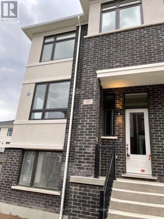 15 James Noble Ln in Richmond Hill, ON - Building Photo