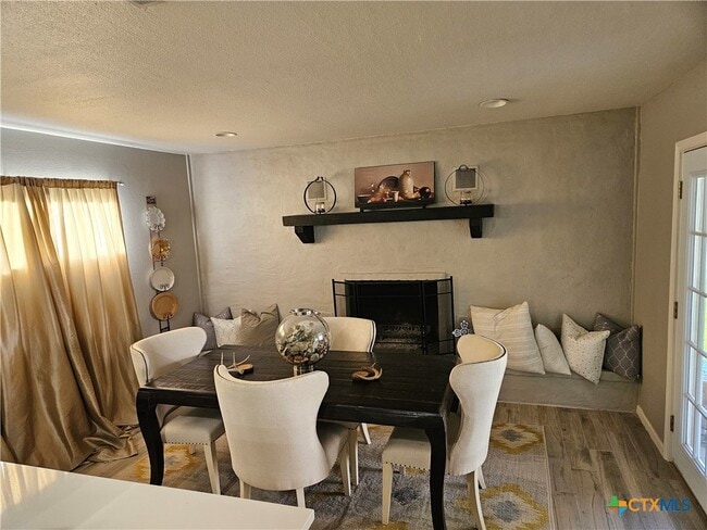 402 W Tanglewood Dr in New Braunfels, TX - Building Photo - Building Photo