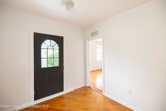 23 Livingston St in Rhinebeck, NY - Building Photo - Building Photo