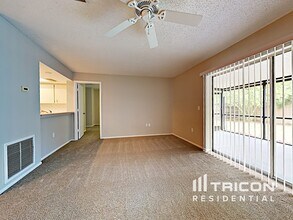 6469 Bikini Rd in Sarasota, FL - Building Photo - Building Photo