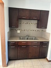 732 E Olive Ave, Unit Large single for rent in Burbank, CA - Foto de edificio - Building Photo