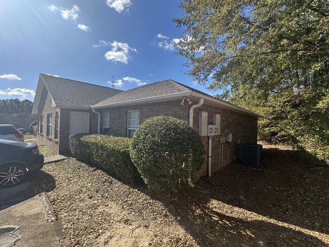 property at 2016 Rosie St