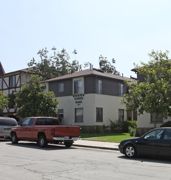 224 E Elmwood Ave in Burbank, CA - Building Photo - Building Photo