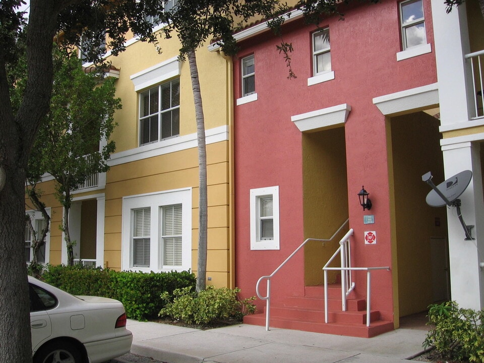 1118 Shoma Dr in West Palm Beach, FL - Foto de edificio