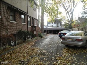 1052 Baldwin Ave in Ann Arbor, MI - Building Photo - Building Photo