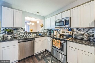 2311 Greenwood Dr in Lindenwold, NJ - Building Photo - Building Photo