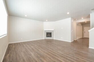 9226 Rifle St in Commerce City, CO - Foto de edificio - Building Photo