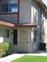 72673 Raven Rd, Unit #2 in Palm Desert, CA - Building Photo - Building Photo
