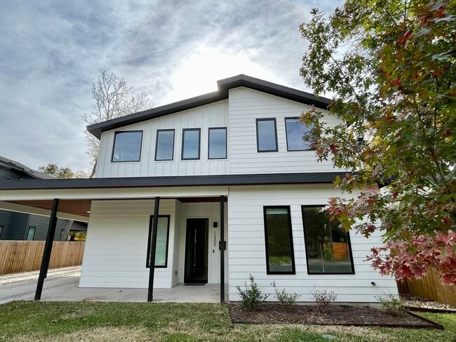 property at 1309 Palo Duro Rd