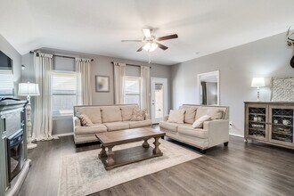 158 Coyote Trl in Caddo Mills, TX - Foto de edificio - Building Photo