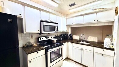 1318 Summit Run Cir in West Palm Beach, FL - Building Photo - Building Photo