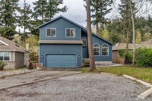 824 Blueberry Ln in Bellingham, WA - Building Photo