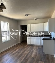 10765 TX-16 in Poteet, TX - Building Photo