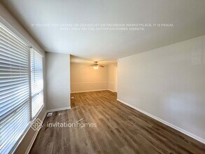 562 Whispering Hills Dr in Nashville, TN - Foto de edificio - Building Photo