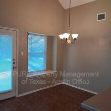 1908 W Pflugerville Pkwy in Round Rock, TX - Building Photo - Building Photo