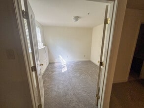 1211 Pear Blossum Ct in Catonsville, MD - Building Photo - Building Photo