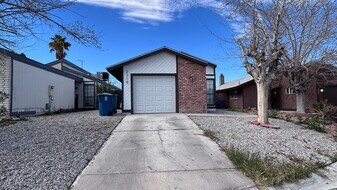 2318 El Molino Cir in Las Vegas, NV - Building Photo