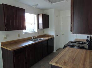 8350 S Meadow Bird Cir in Missouri City, TX - Building Photo - Building Photo