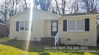 345 Glenrock Dr in Charlotte, NC - Building Photo
