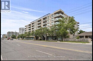 890 Sheppard Ave W in Toronto, ON - Building Photo