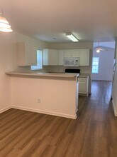 42 Hillsdale Dr in Wilmington, NC - Building Photo - Building Photo