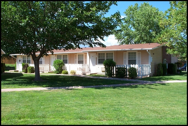 Springtree Gardens in Saint George, UT - Building Photo