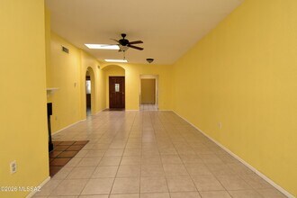 3352 E Popinac Loop in Tucson, AZ - Building Photo - Building Photo