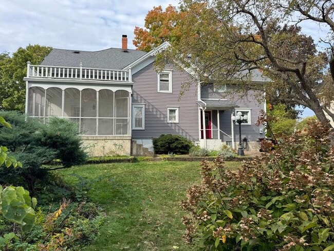 property at 1004 Pearl St