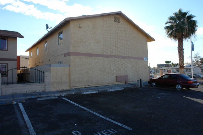 Arroyo Apartments in North Las Vegas, NV - Building Photo - Building Photo