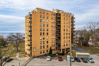Simcoe in Kingston, ON - Building Photo - Building Photo