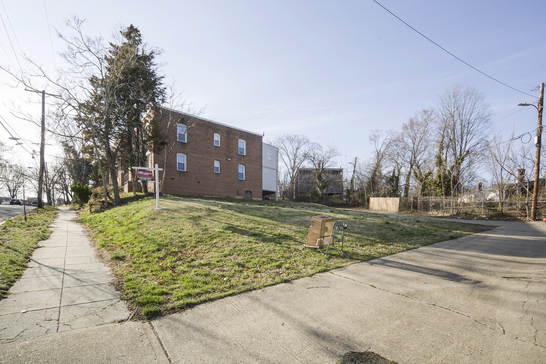 2820 Gainesville St SE in Washington, DC - Foto de edificio