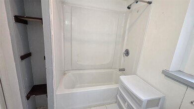 35 Dayton St in Johnson City, NY - Building Photo - Building Photo