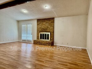 2110 Oak Creek Cir in Sherman, TX - Building Photo - Building Photo