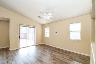 5509 S 34th Ave in Phoenix, AZ - Foto de edificio - Building Photo