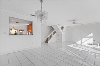 10208 NW 51st Terrace in Doral, FL - Building Photo - Building Photo