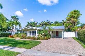 1683 SE 8th Ave in Deerfield Beach, FL - Building Photo - Building Photo