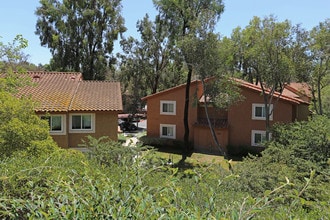 The Villas at Camino Bernardo in San Diego, CA - Foto de edificio - Building Photo