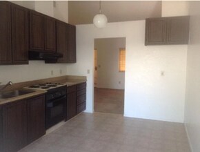 9435 Maria Way in Sacramento, CA - Building Photo - Building Photo