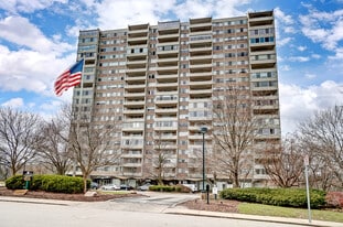 2324 Madison Rd, Unit 802 in Cincinnati, OH - Building Photo