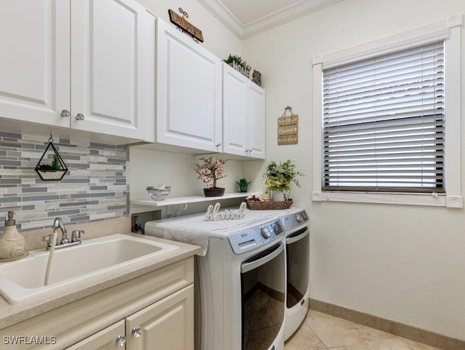 11956 Five Waters Cir in Ft. Myers, FL - Building Photo