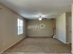 129 Midwood Rd in Travelers Rest, SC - Foto de edificio - Building Photo