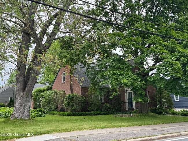 property at 1366 Helderberg Ave